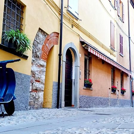 Lovely Mansard Iseo Portelle Holiday With Private Parking And Bike Storage Eksteriør billede