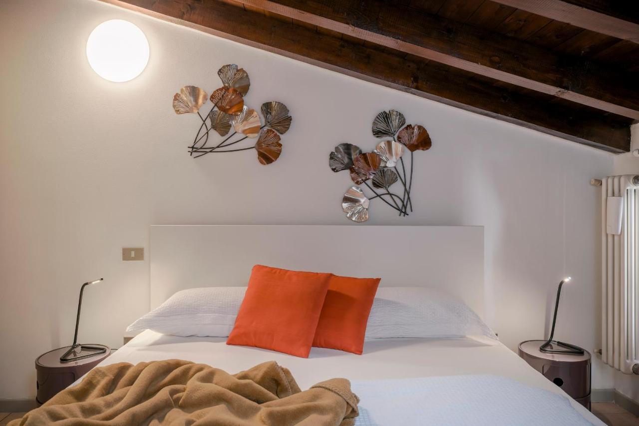 Lovely Mansard Iseo Portelle Holiday With Private Parking And Bike Storage Eksteriør billede