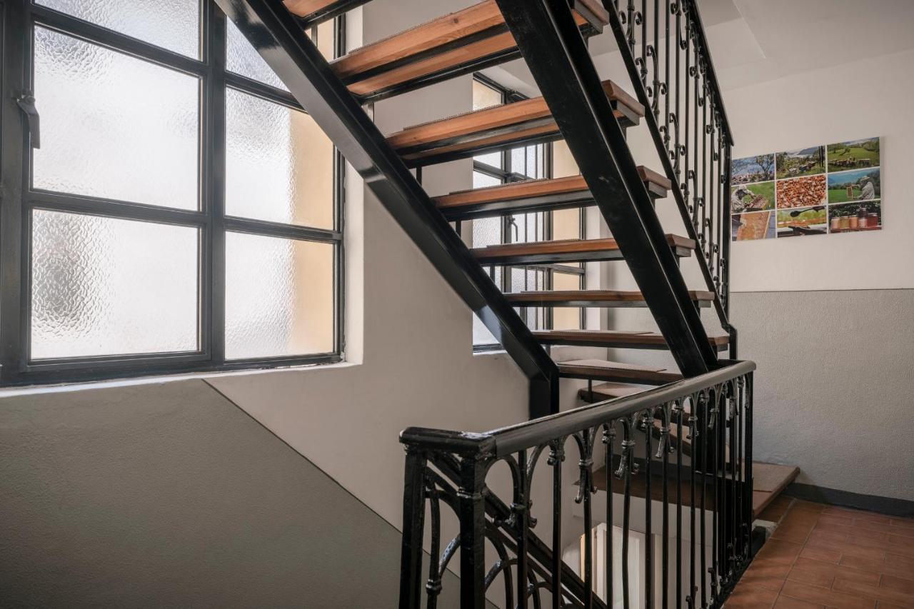 Lovely Mansard Iseo Portelle Holiday With Private Parking And Bike Storage Eksteriør billede
