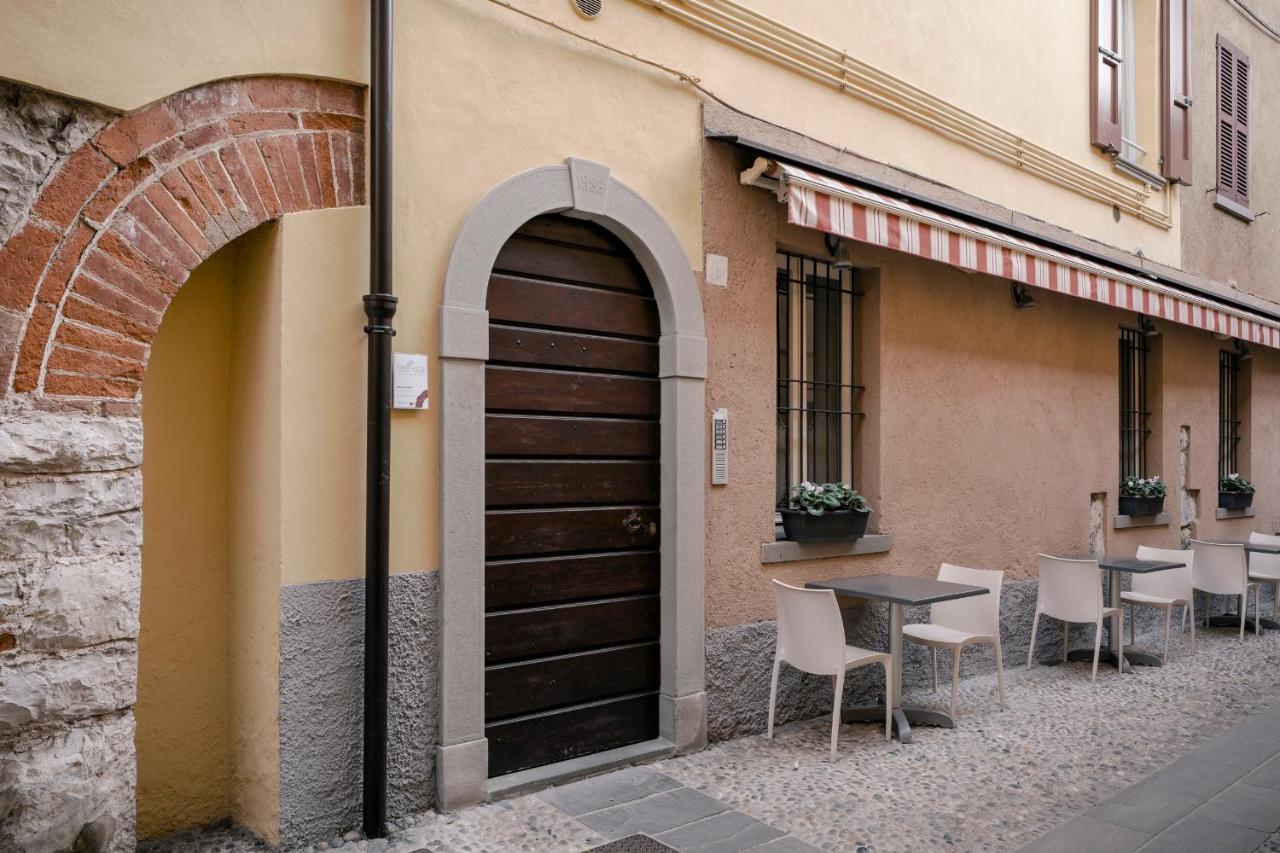 Lovely Mansard Iseo Portelle Holiday With Private Parking And Bike Storage Eksteriør billede